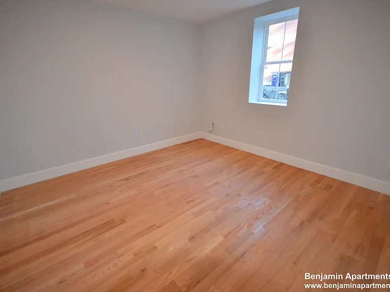 18 Murdock St #15 — Photo 10