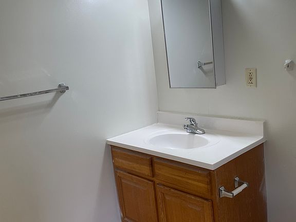 5th image of 246 North St #411