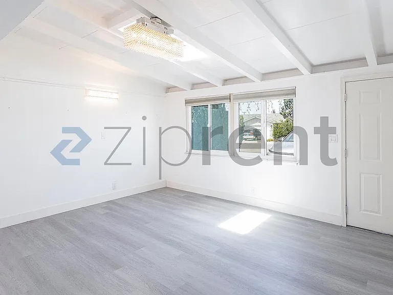 2330 Olive Ave — Photo 6