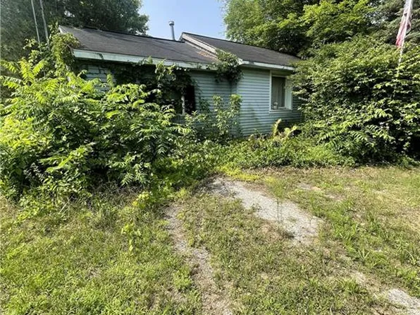 9509 Frankfort Rd, Holland, OH 43528