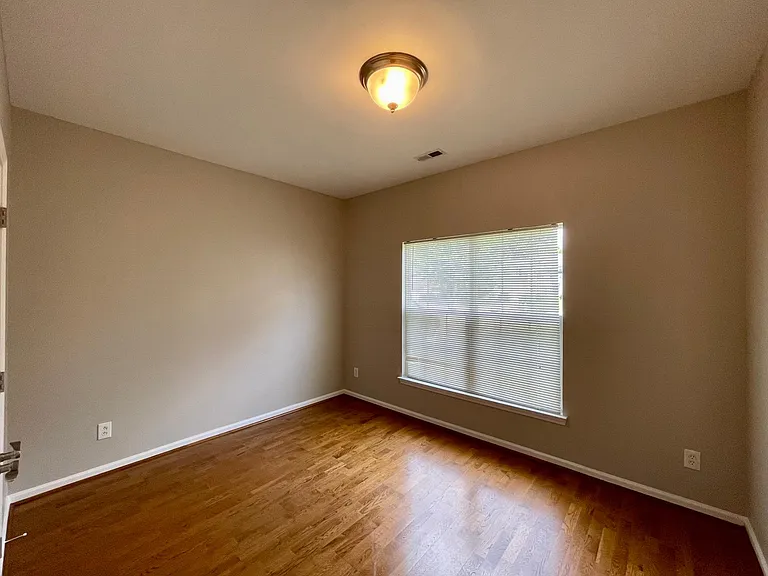 3710 Pemberton Way — Photo 13