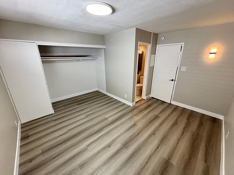 239 W Philadelphia Ave #5 — Photo 12