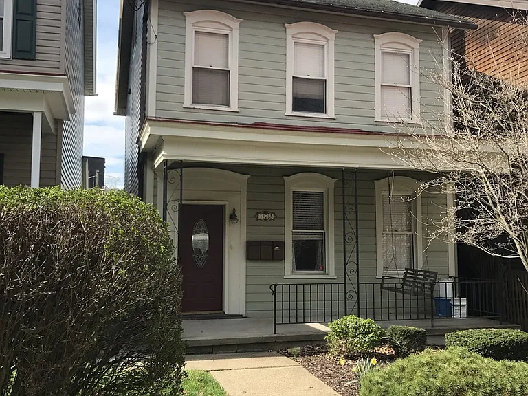123 W Sycamore St — Photo 1