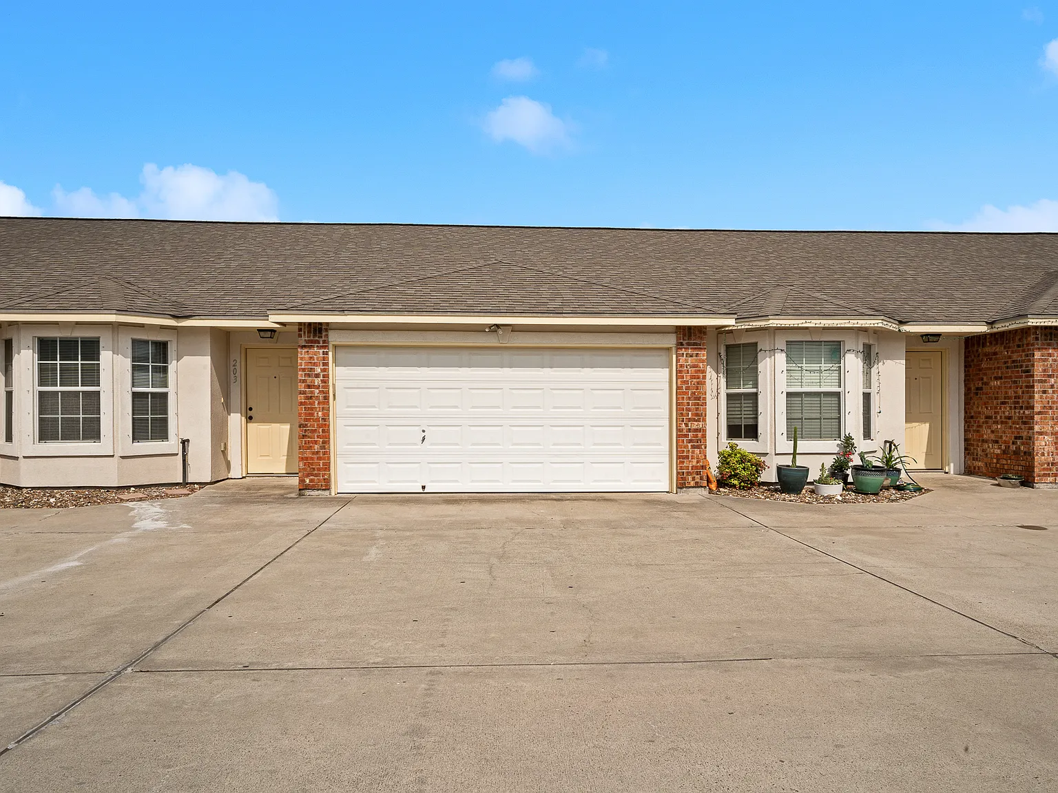 2 bed, 1284 sqft, $1,600 — Photo 2
