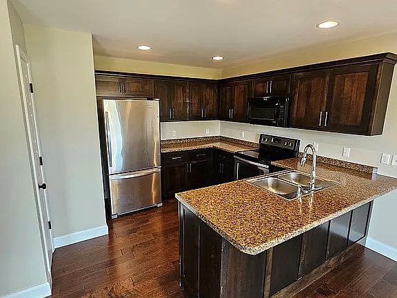 4th image of 4905 Cedar Creek Cir
