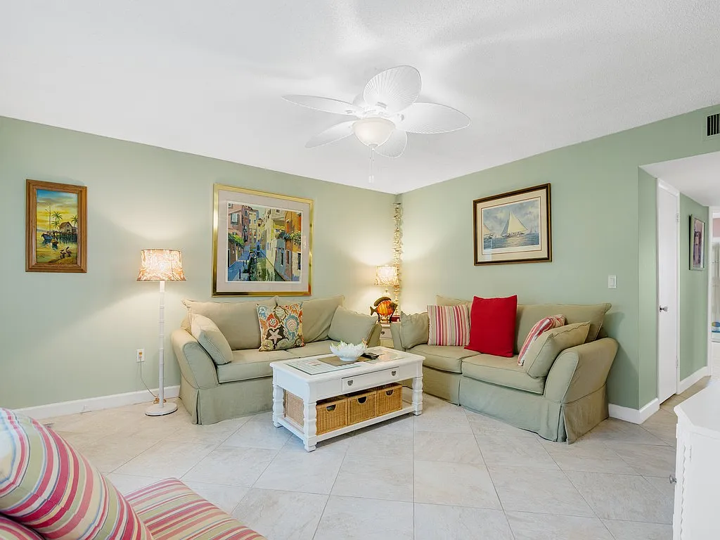 2 bed, 1200 sqft, $1,600 — Photo 3