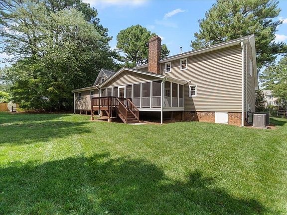 3rd image of 204 Raindrop Ct