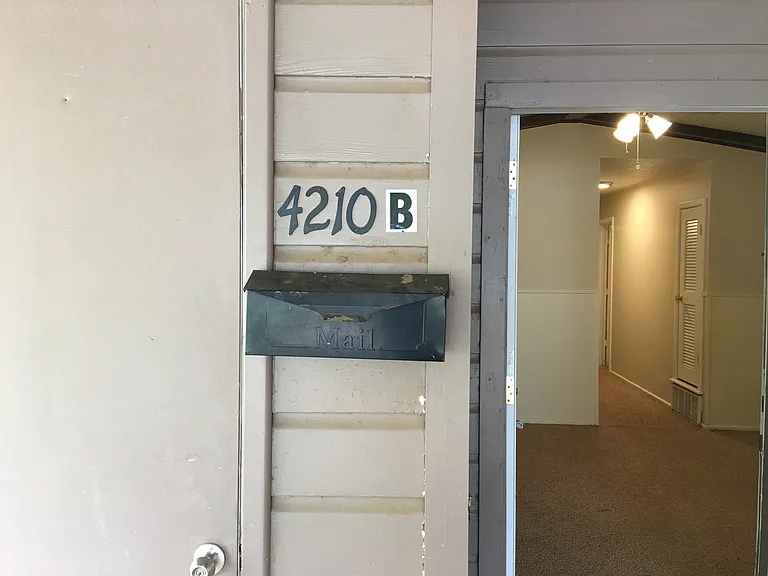 4210 18th St — Photo 2