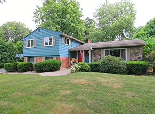 4063 Iverness Ln, West Bloomfield, MI 48323