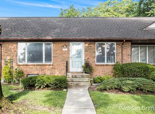 2315 Radcliff Village Dr SE, Grand Rapids, MI 49546