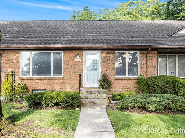 2315 Radcliff Village Dr SE, Grand Rapids, MI 49546