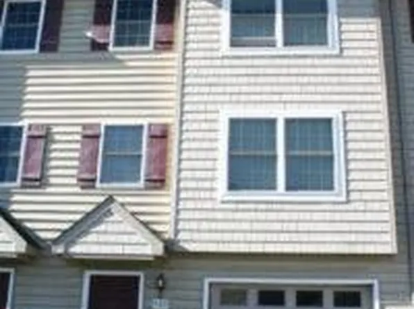 520 Kentwell Dr, York, PA 17406