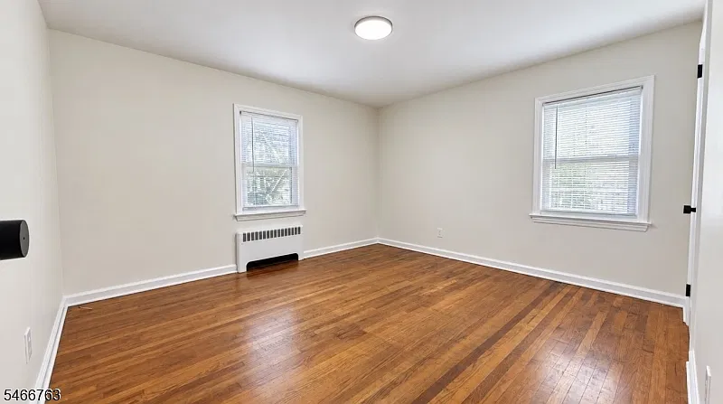 2 bed, 1.0 bath, $2,150 — Photo 2