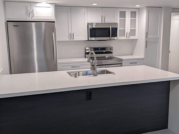 5th image of 6448 Miami Lakes Dr E