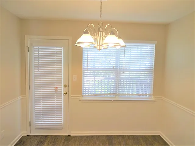 302 Christian Ct — Photo 5