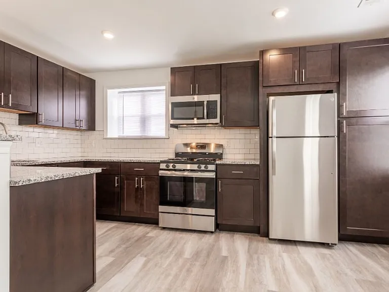 Willow Court Apartments — Photo 10