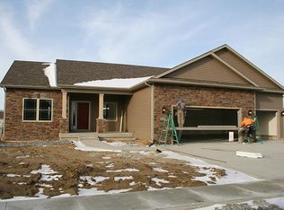 611 Hartford Dr, Ames, IA 50014