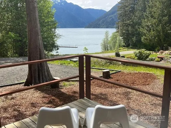 221 N Discovery Drive, Hoodsport, WA 98548
