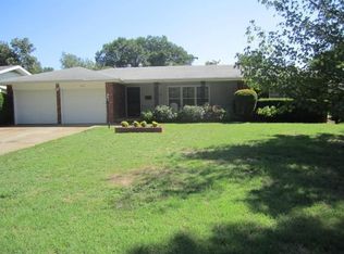 1942 S Luster Ave, Springfield, MO 65804