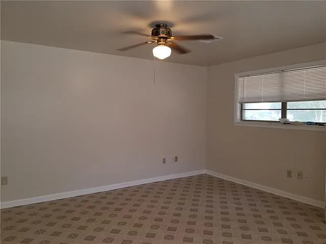 2 bed, 1.0 bath, 896 sqft, $1,400 — Photo 2