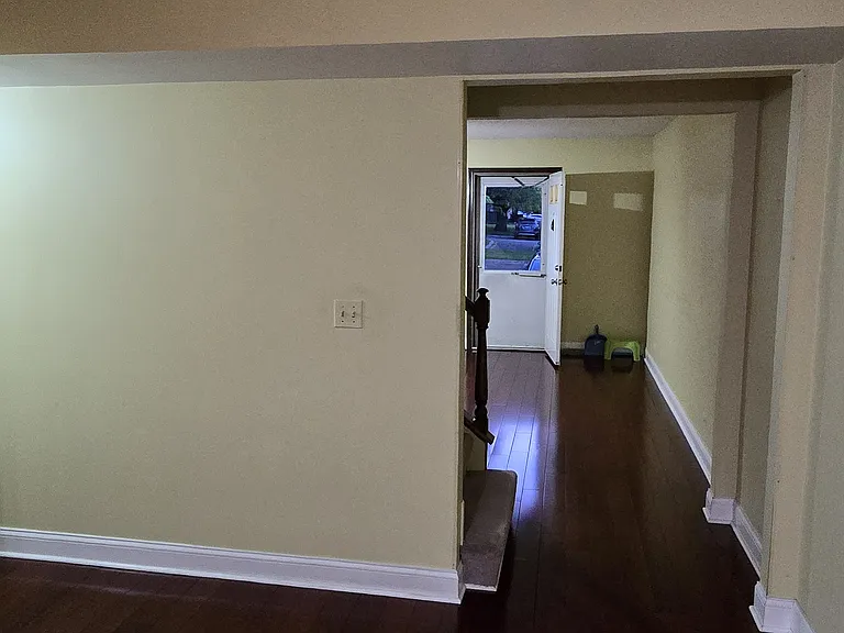805 Bishop Ct — Photo 5