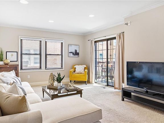 4th image of 4542 Jarboe St APT 2
