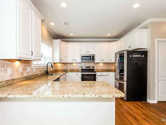 4th image of 113 Margaret Hoffman Dr