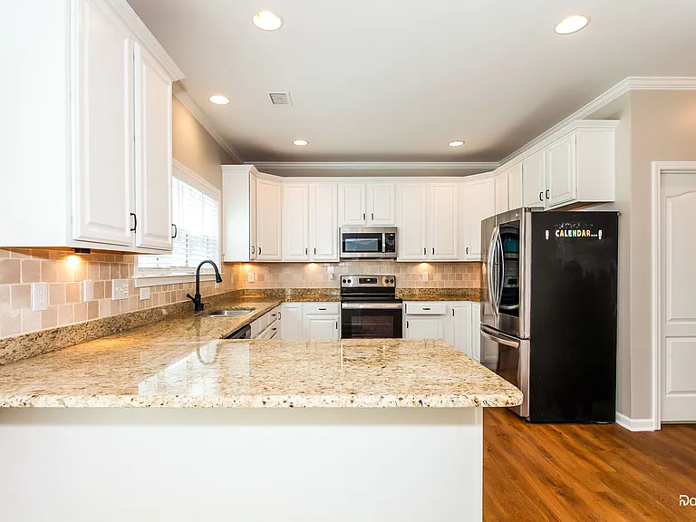 113 Margaret Hoffman Dr — Photo 4
