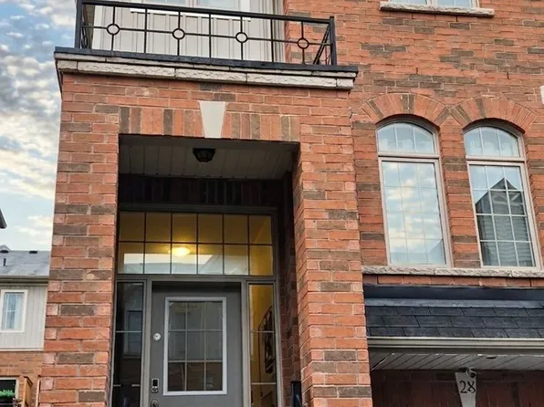 60 1st St #28, Orangeville, ON L9W 2E4