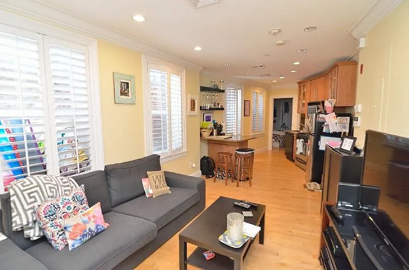 1 bed, 1.0 bath, 555 sqft, $2,850 — Photo 1