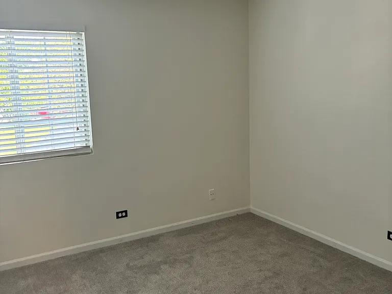 328 Bunker Hill Cir — Photo 11