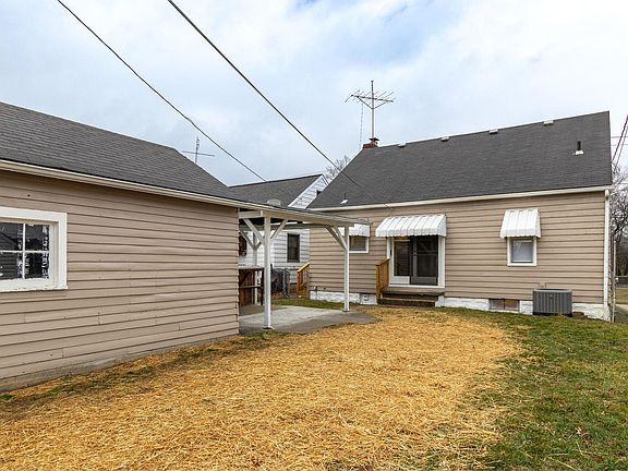 4th image of 627 Sheridan Dr