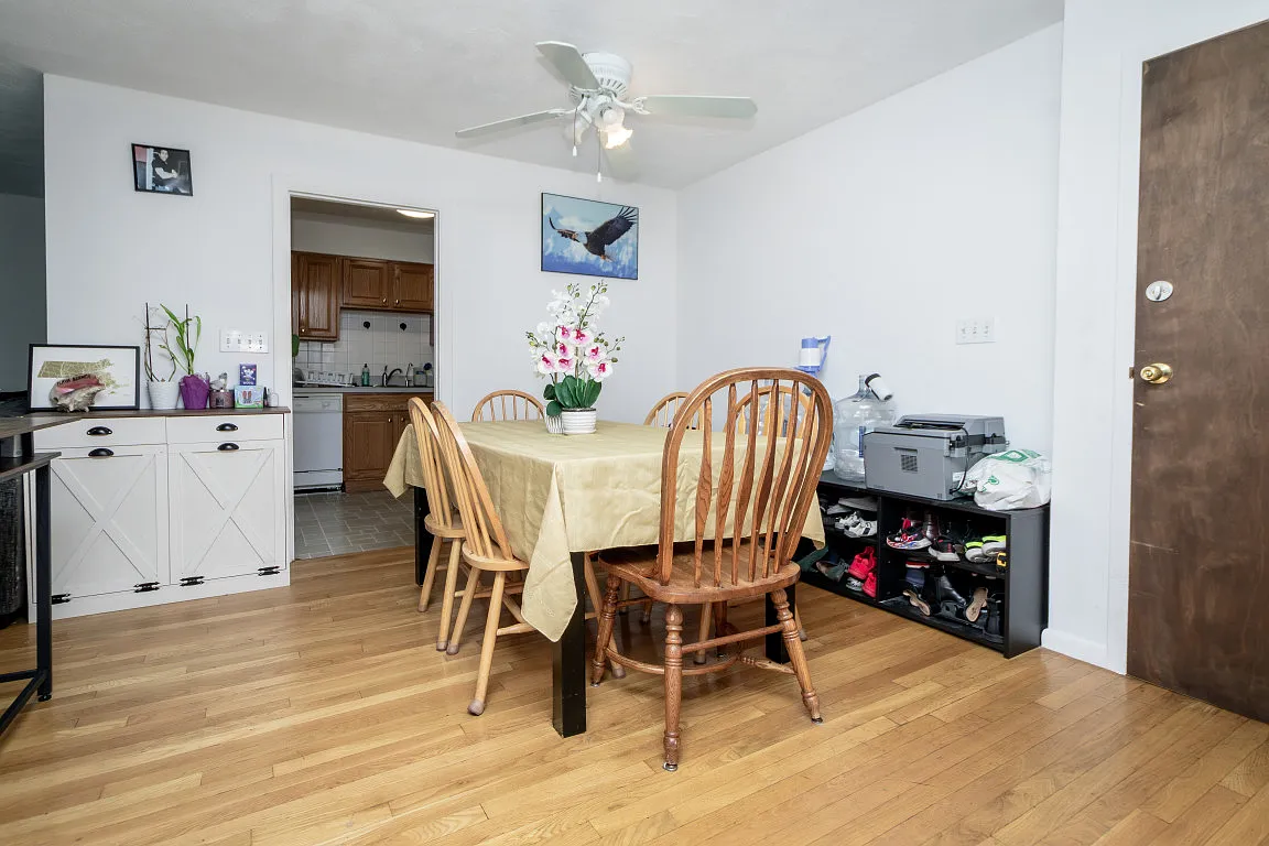 2 bed, 1.0 bath, 800 sqft, $2,500 — Photo 4