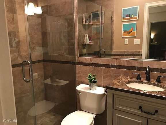 5th image of 325 W 45th St APT 1010