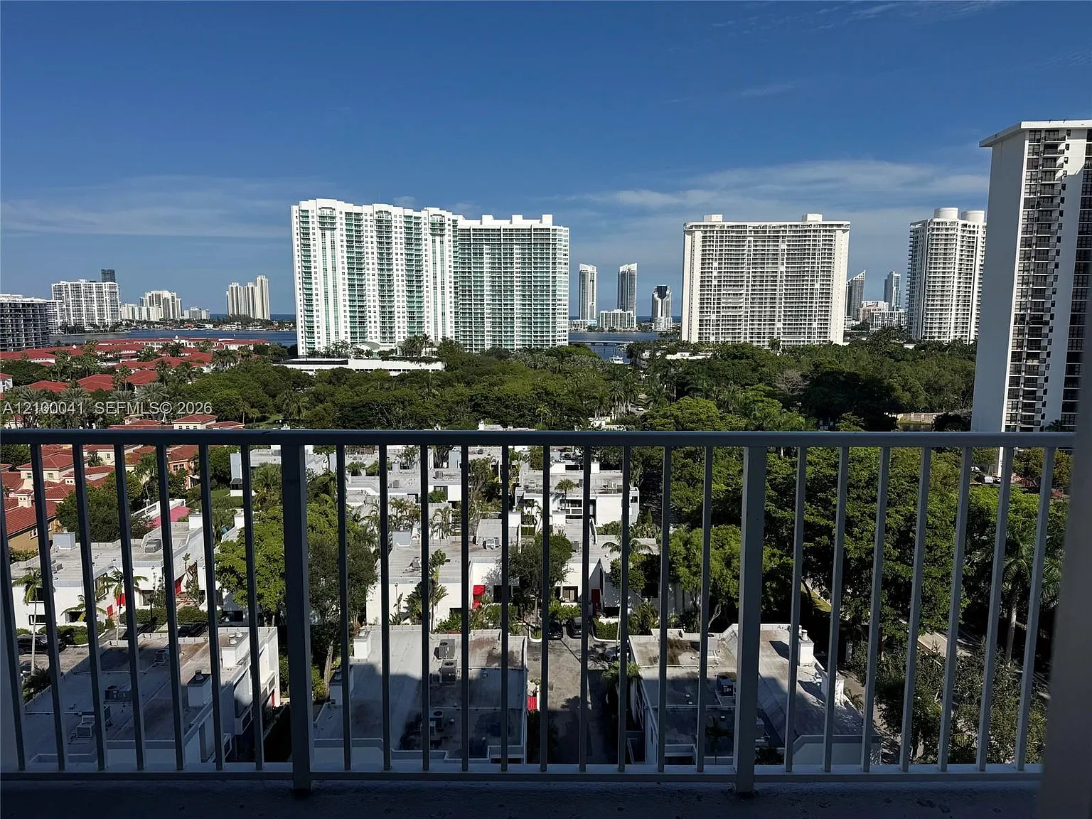 Admirals Port Condo West — Photo 3