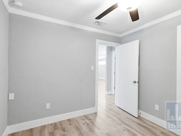 1103 Booker Ave #A — Photo 11