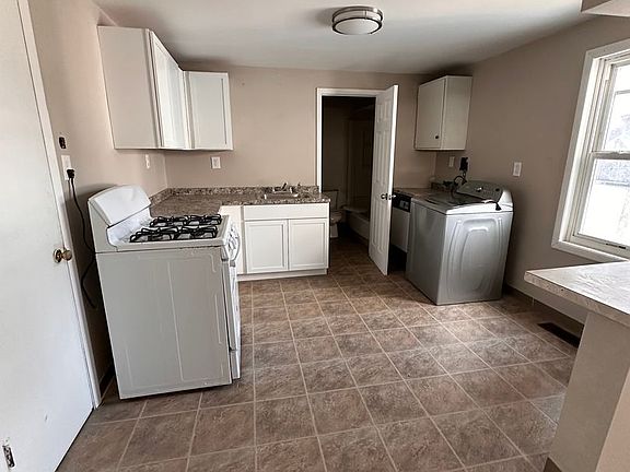 4th image of 51-53 E Genesee St #3-53