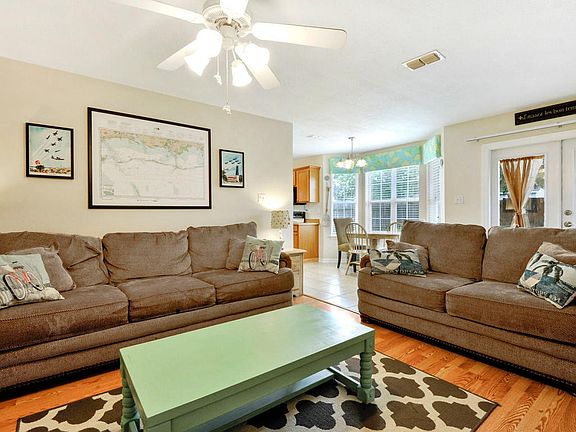 5th image of 16339 Greenglade Dr