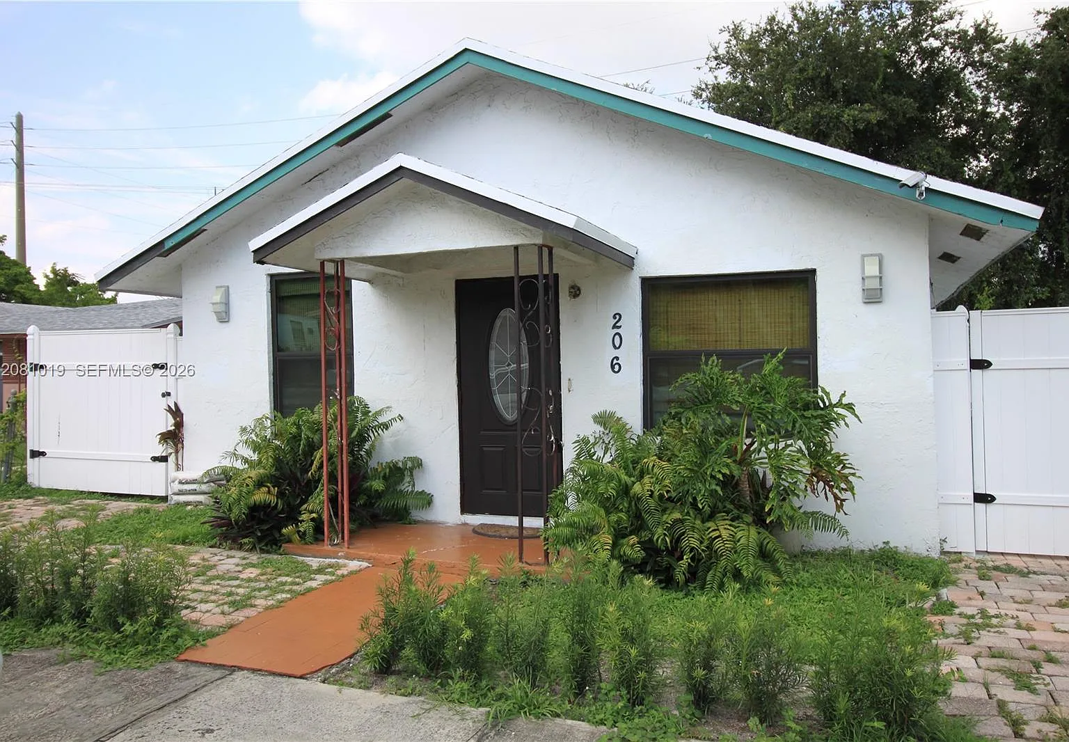 North Dania Heights — Photo 1