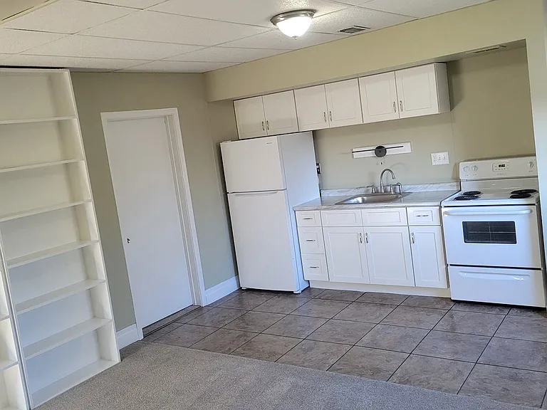 2404 Auburn Ave #6 — Photo 4