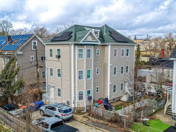 5 Tallman Ln, New Bedford, MA 02740
