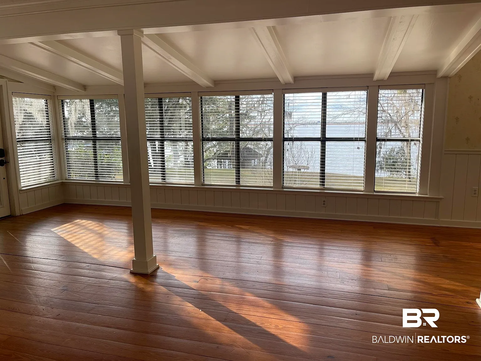 3 bed, 2.5 bath, 2730 sqft, $3,000 — Photo 4