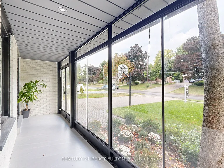 78 Agincourt Dr #MAIN 2ND — Photo 2