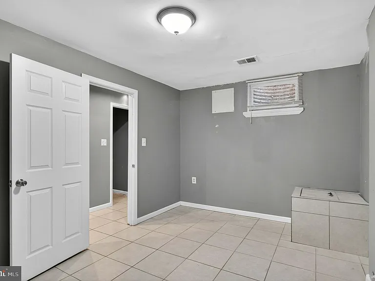 16611 Geddy Ct — Photo 27