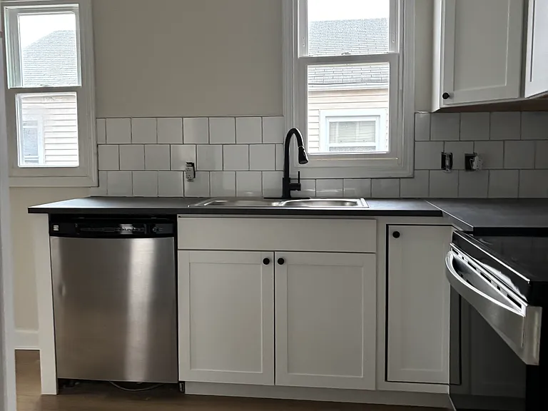 922 E 19th Ave — Photo 3