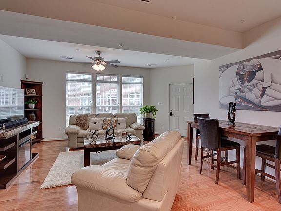 4th image of 15133 Leicestershire St