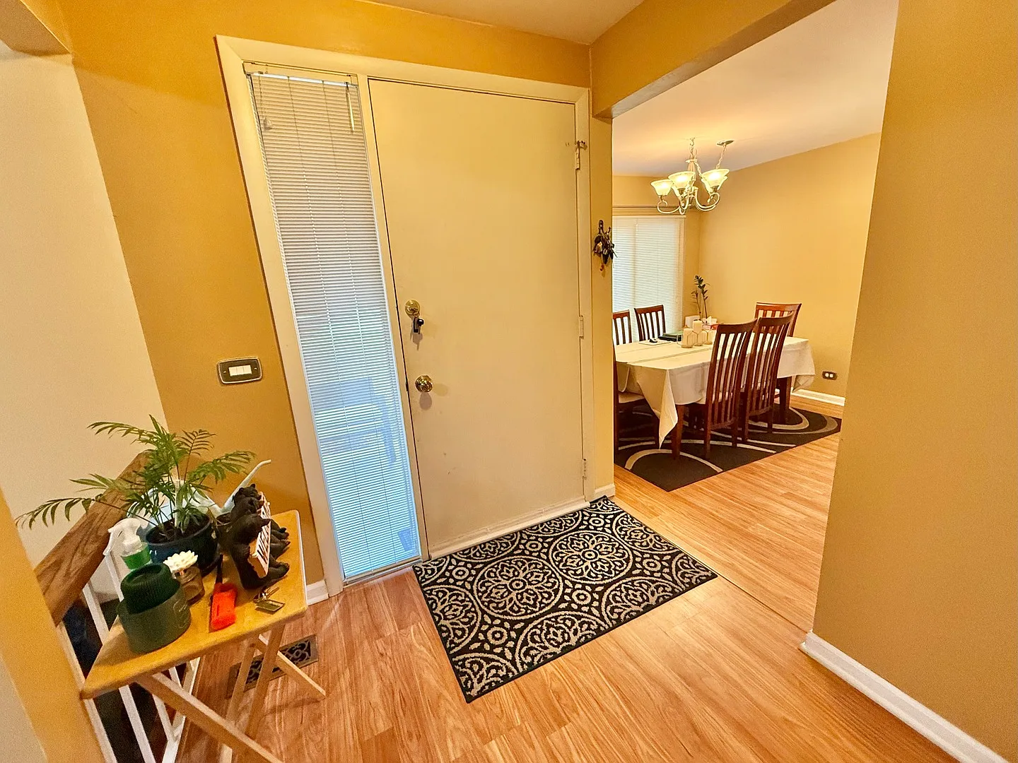3 bed, 1.5 bath, 1370 sqft, $2,500 — Photo 4