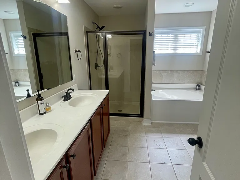 419 Rolling Pines Dr — Photo 9