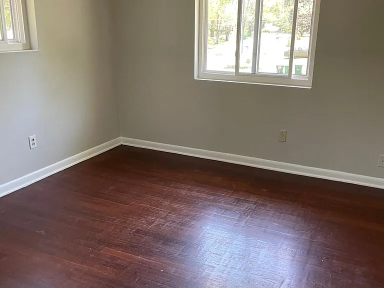 1096 Jolly Ave — Photo 15