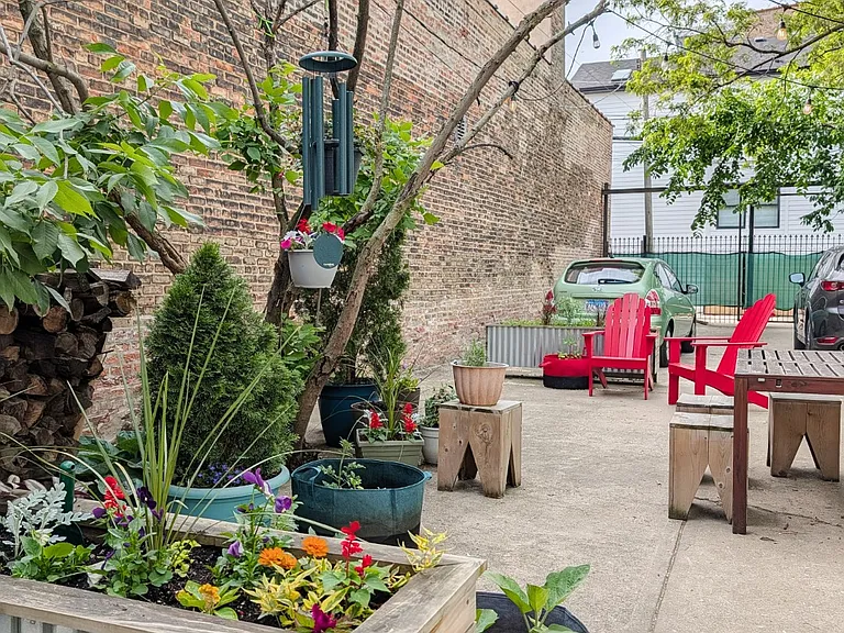 3231 W Armitage Ave — Photo 24